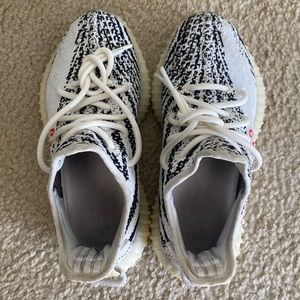 YEEZY BOOST ZEBRAS
